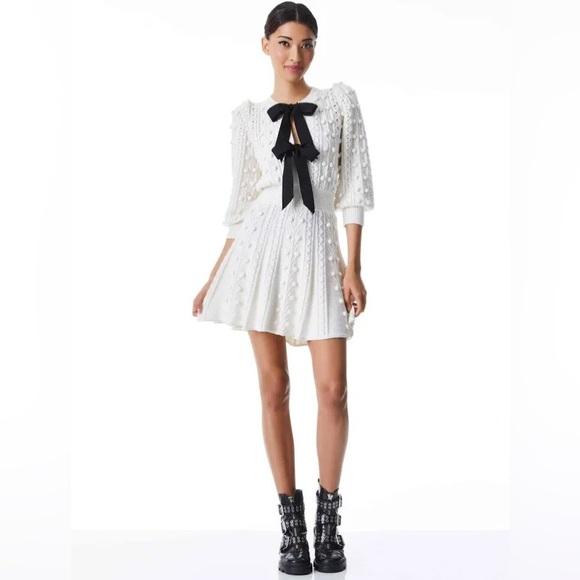 NWOT Alice + Olivia Kitty Puff Sleeve Sweater Bow Dress M - Picture 3 of 16
